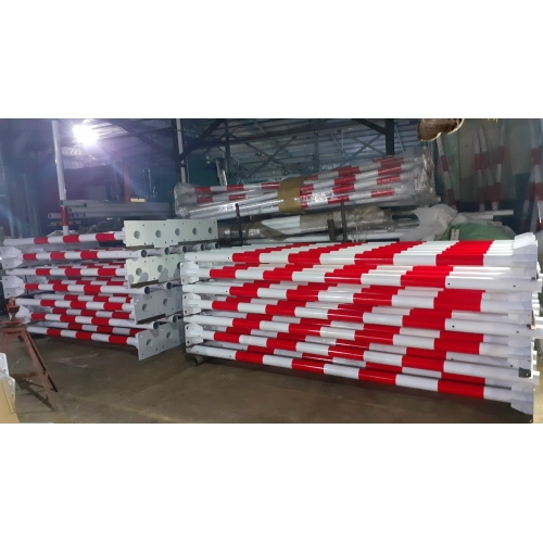 Sản xuất trụ biển báo giao thông