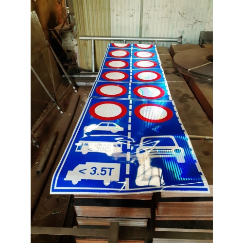 Sản xuất biển báo giao thông
